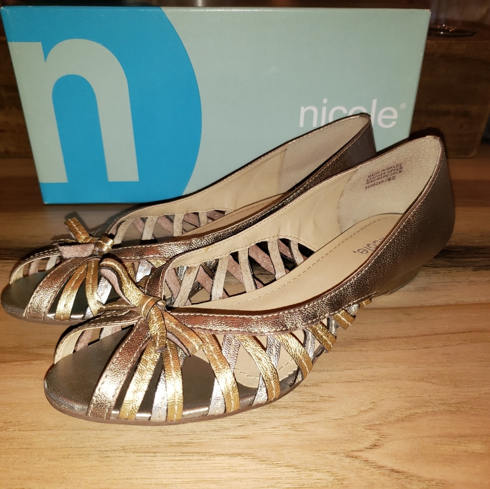 Nicole SZ 9M Gen Leather EUC